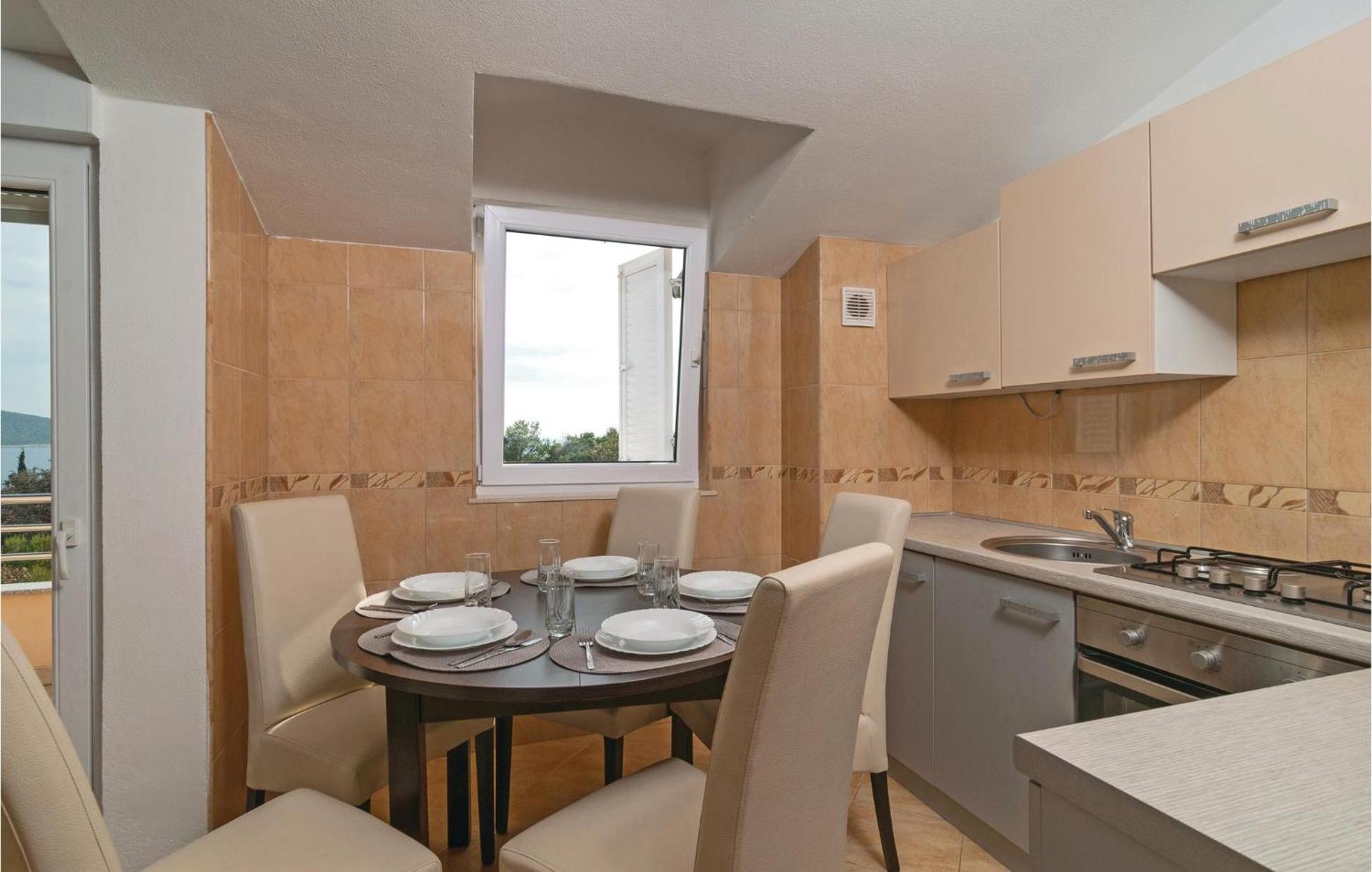 Stunning Apartment In Sevid With Kitchen 外观 照片