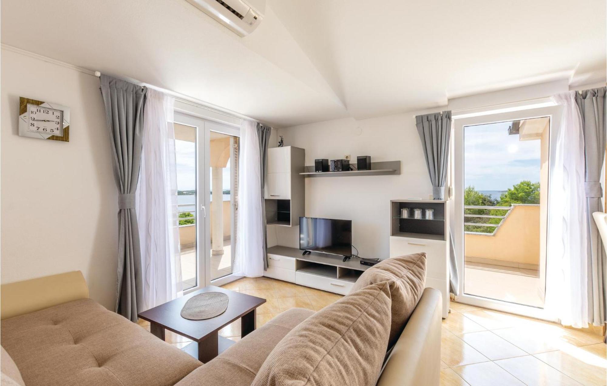Stunning Apartment In Sevid With Kitchen 外观 照片